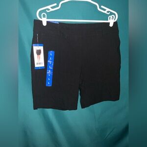 Hilary Radley Women’s Size Large Black Flat Front Shorts, NWT